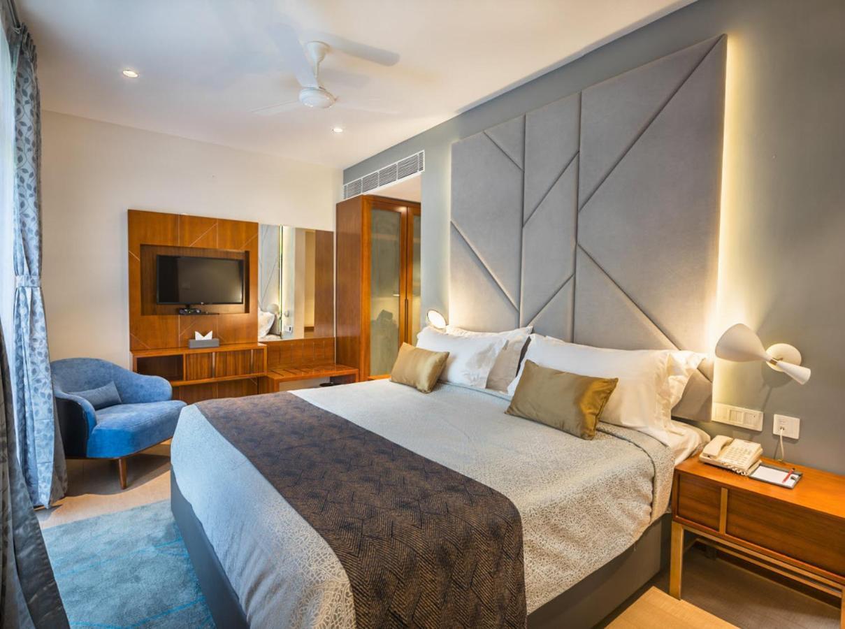 De Mandarin Otel Bangalore Dış mekan fotoğraf